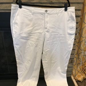 White Boyfriend Chino Crops